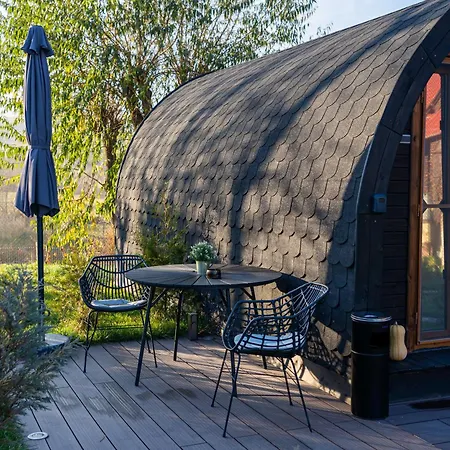 Glamp In Style Pods Resort Bran  Exterior photo