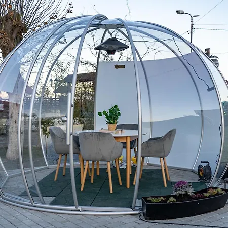 Glamp In Style Pods Resort Bran  Exterior photo